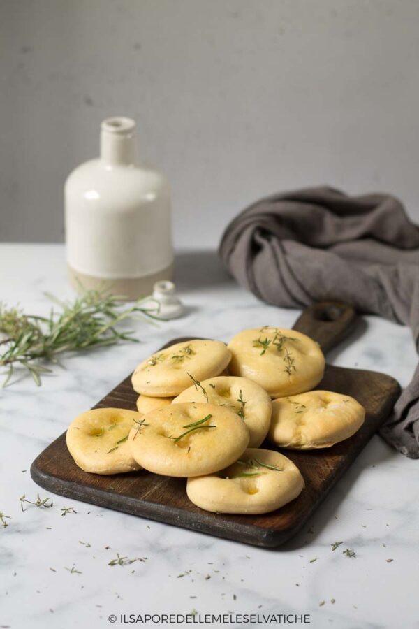 Focaccine di ceci morbide e saporite - La ricetta perfetta